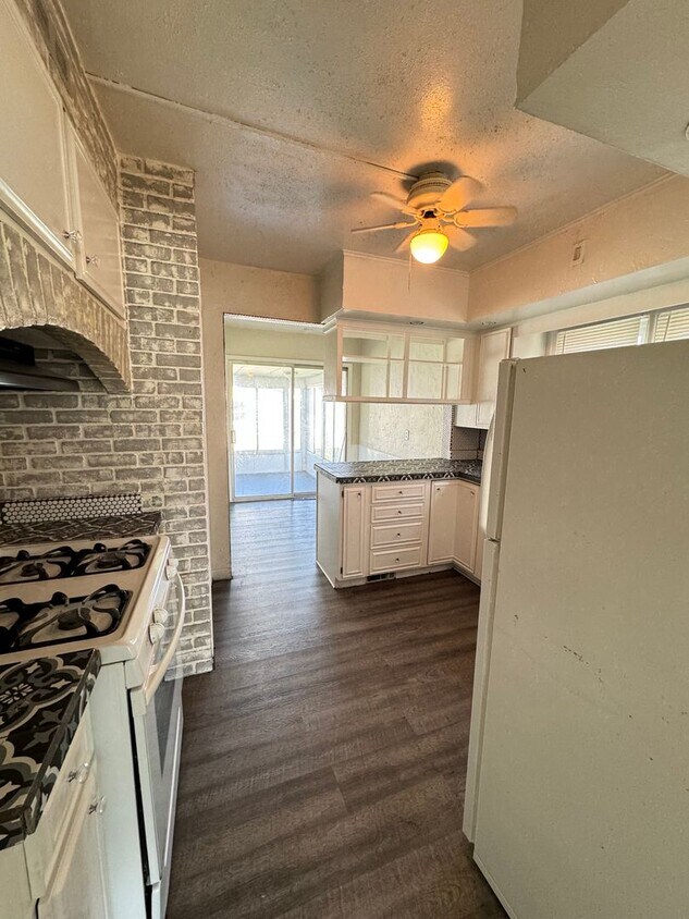 Foto principal - 1732 Lincolnway E