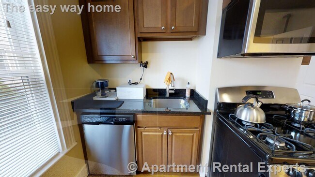 Building Photo - 5-7 Blake St Unit #1