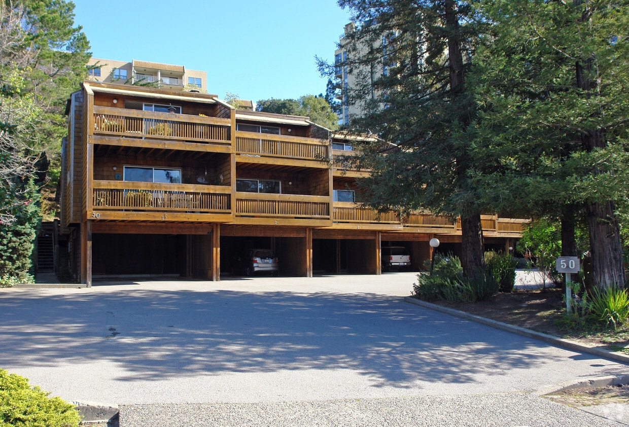Building Photo - 50 Corte Real