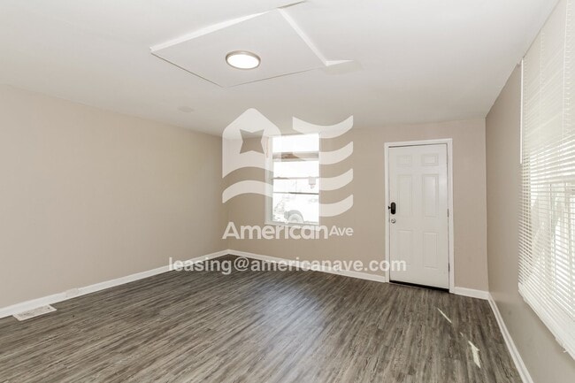 Foto del edificio - 305 Pershing Ave