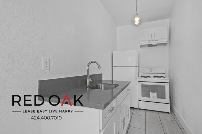 Building Photo - 5407 Sierra Vista Ave
