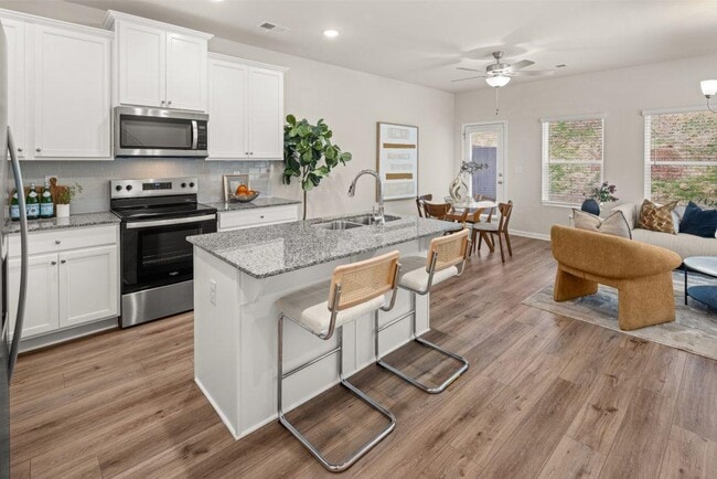 Building Photo - 4285 Notting Hill Dr SW