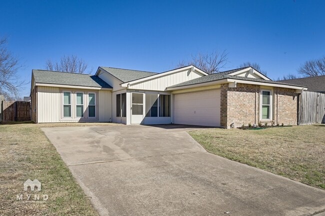 Building Photo - 4559 Sugar Bush Ct