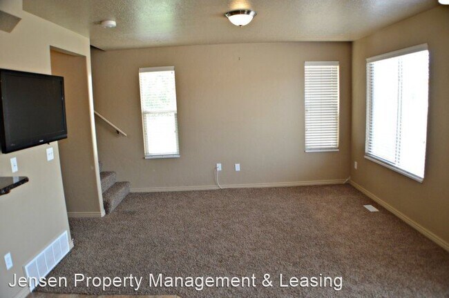 Foto del edificio - 3 br, 3 bath House - 1000 East Bluffview D...