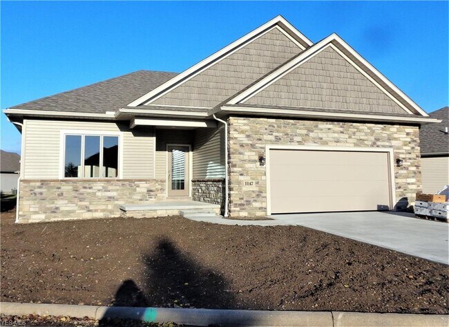 Building Photo - 1147 Pine Bluff Dr NE