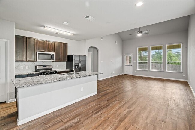 Foto del edificio - 208 Shelby Meadow Dr