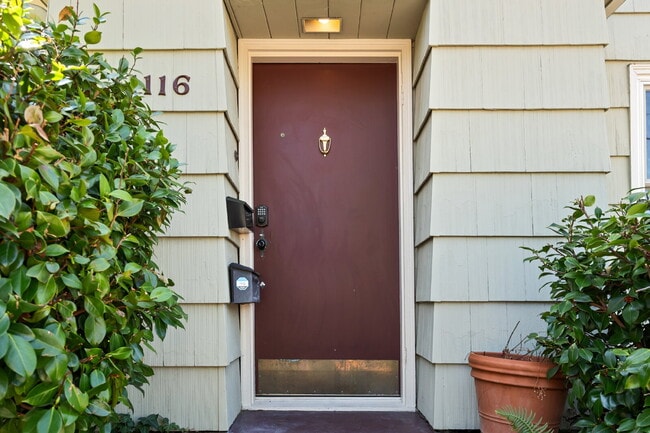 Building Photo - 1116 Reddy Ave