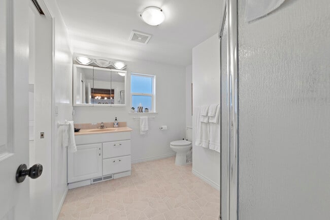 Building Photo - 4825 Sucia Dr