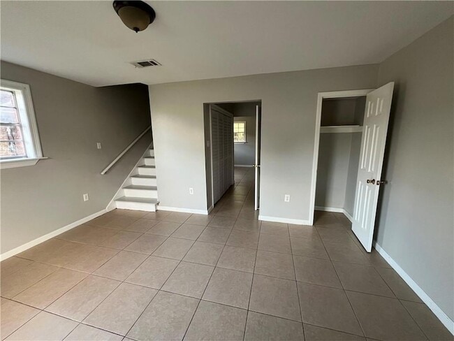 Building Photo - 8550 Valor Dr