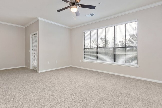 Building Photo - 150 Klattenhoff Ln