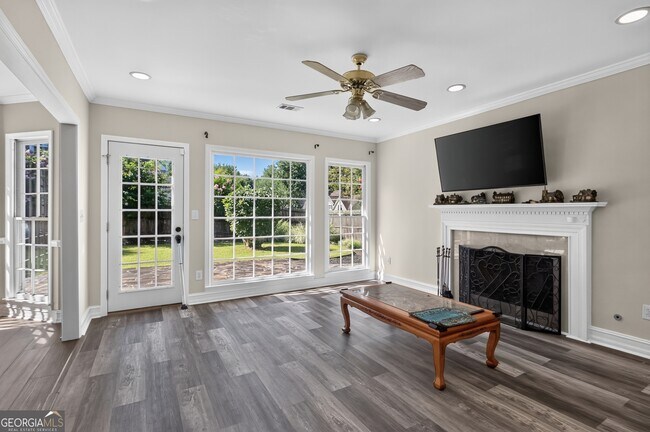 Building Photo - 3775 Peachbluff Ct