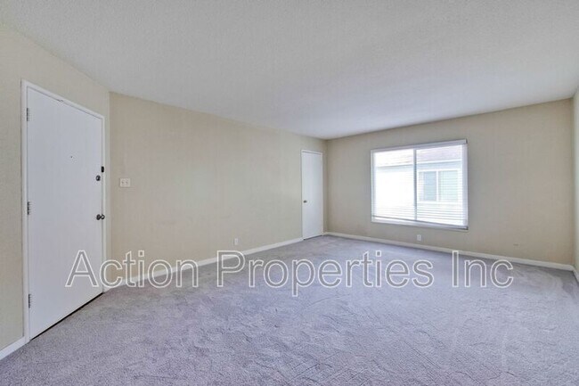 Building Photo - 625 Victor Way