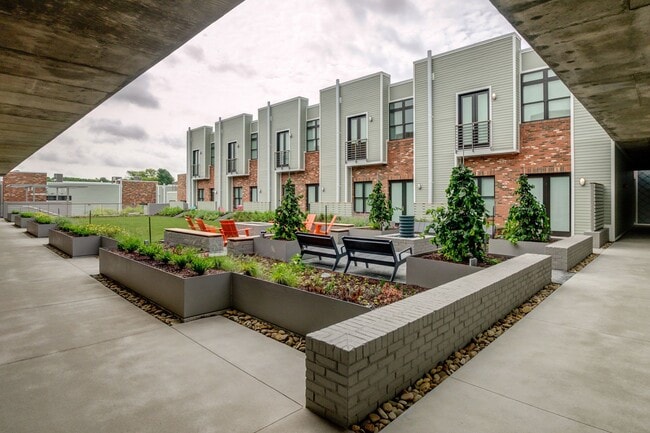 Building Photo - 2100 Acklen Flats