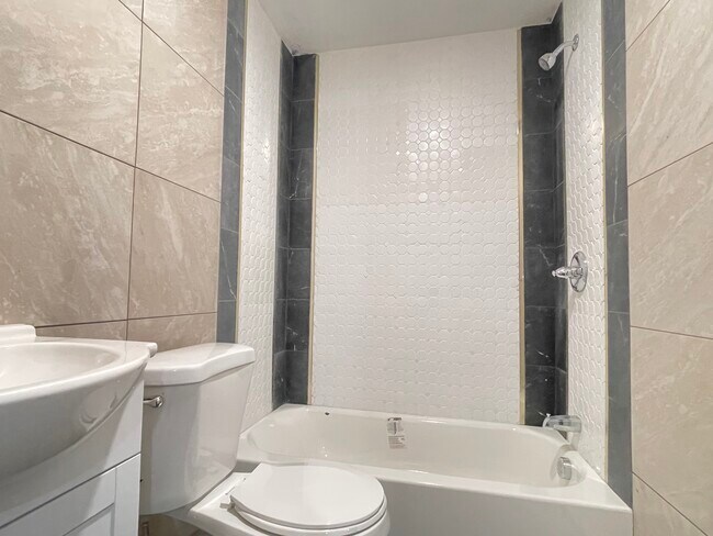Foto del edificio - Parkstone Realty