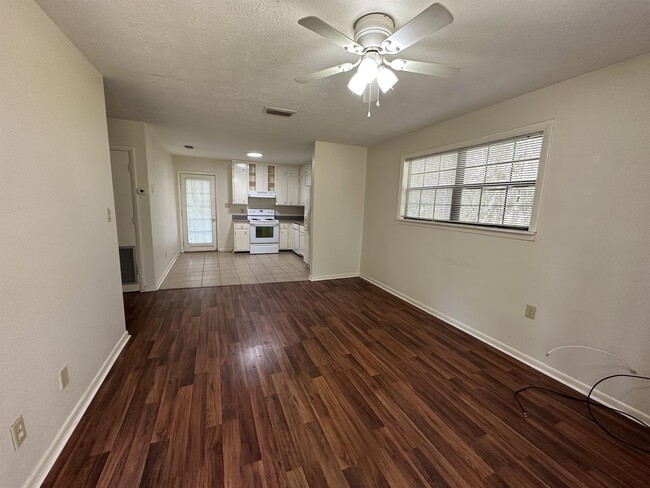 Building Photo - 4110 Brewster Rd