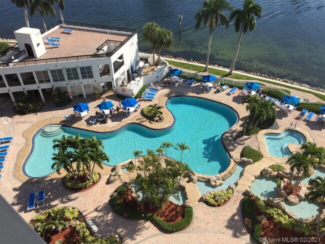 Foto del edificio - 19101 Mystic Pointe Dr