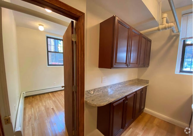 Building Photo - 116 Saint Stephen St