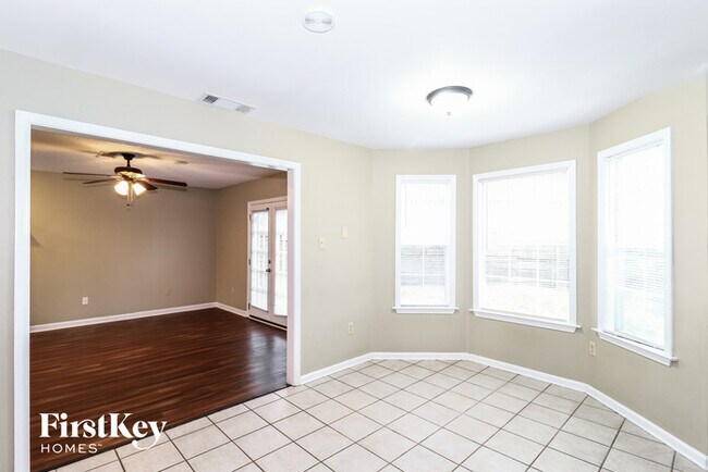 Building Photo - 2244 Oak Hollow Ln