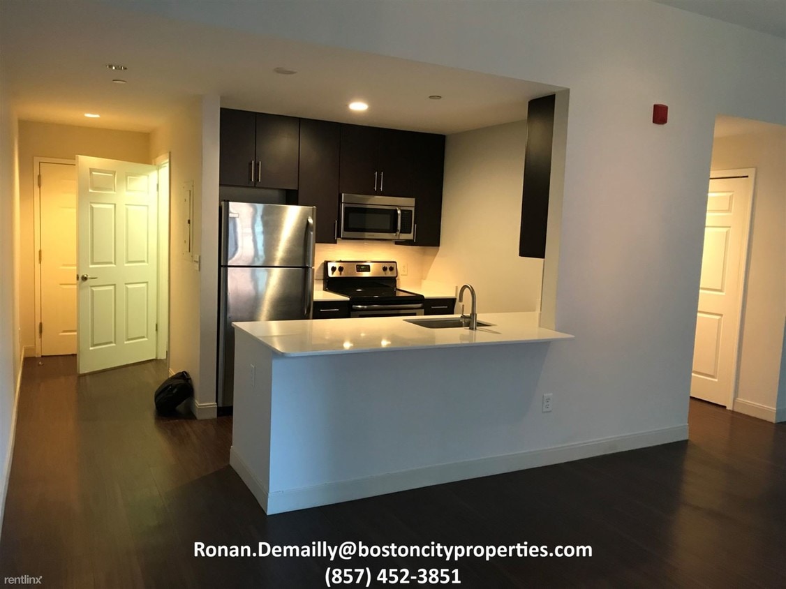 Studio, 1 bath - 750 Harrison Ave - Studio, 1 bath  - 750 Harrison Ave