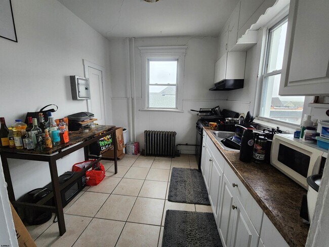 Building Photo - 5005 Ventnor Ave