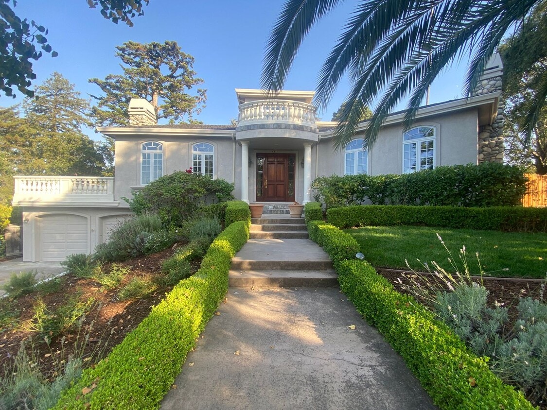 Primary Photo - Stunning Luxury Estate on Stanford Campus ...