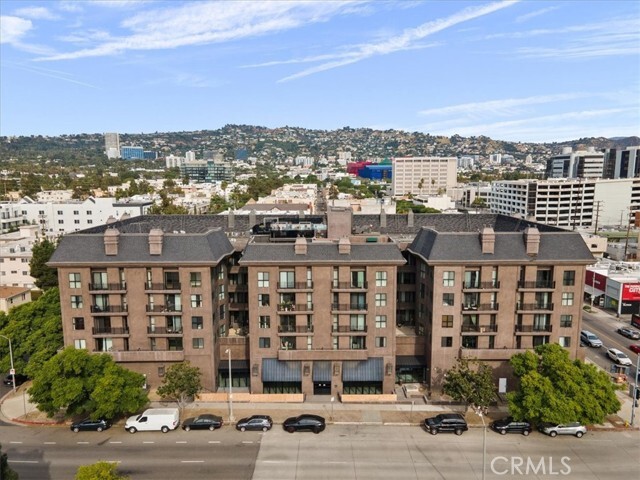 Building Photo - 8811 Burton Way