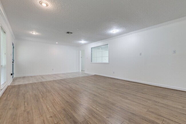 Foto del edificio - 6903 Alderney Dr