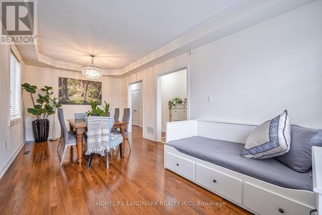 Building Photo - 83 Hawksbury Rd