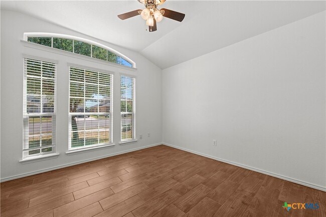 Foto del edificio - 6709 Mustang Creek Rd