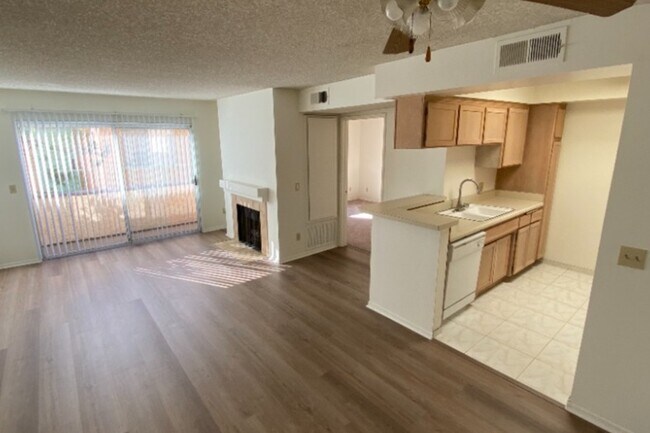 2 habitaciones, 2 baños - 960 pies cuadrados - - A & J Investments