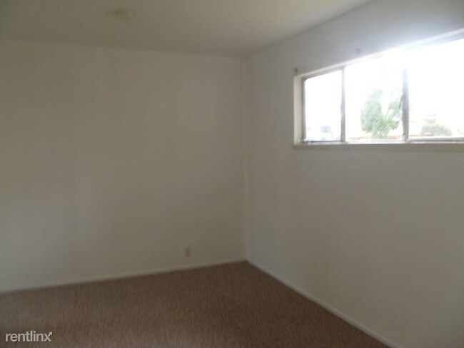 Building Photo - 1 br, 1 bath Apartment - 239 Dumbarton Ave.,
