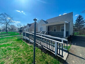 Building Photo - 1879 Jermain Dr