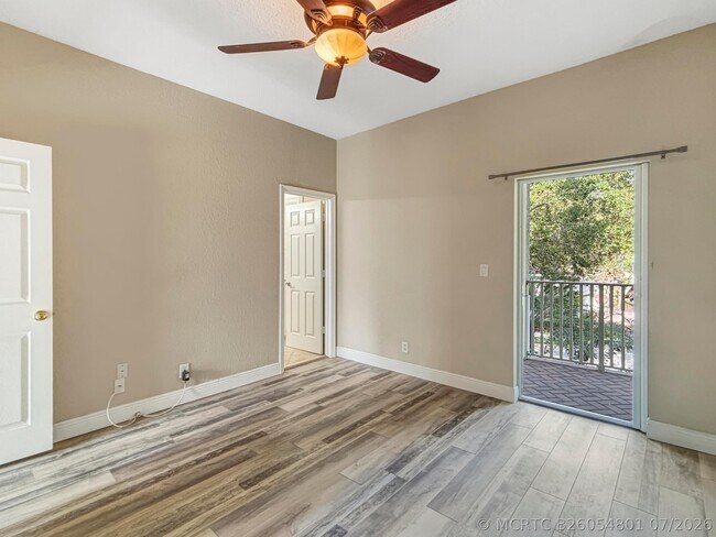 Building Photo - 179 E Bay Cedar Cir