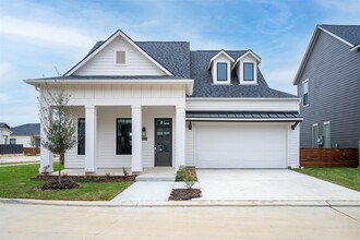 Building Photo - 18114 Greenhill Song Trl