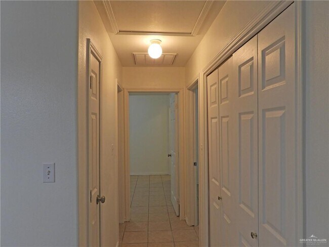 Foto del edificio - 1806 S Ironwood St