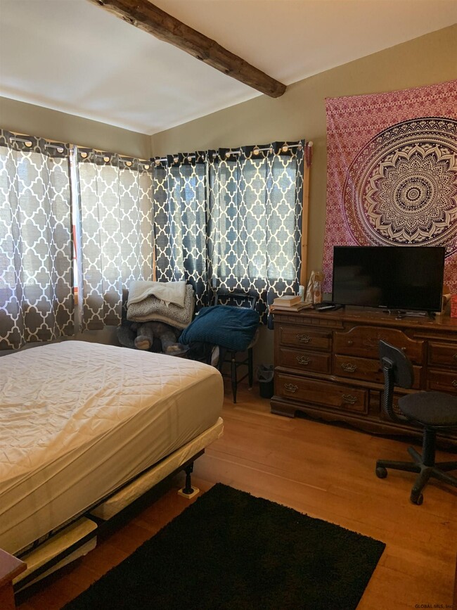Foto del edificio - 7 Catskill Ave