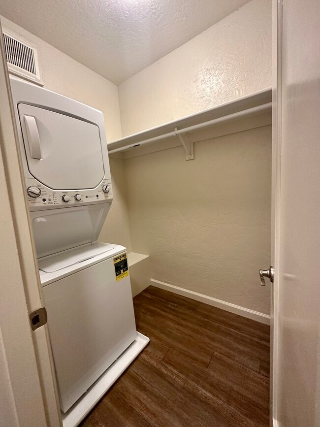 Washer/Dryer in unit - Highland Apartments