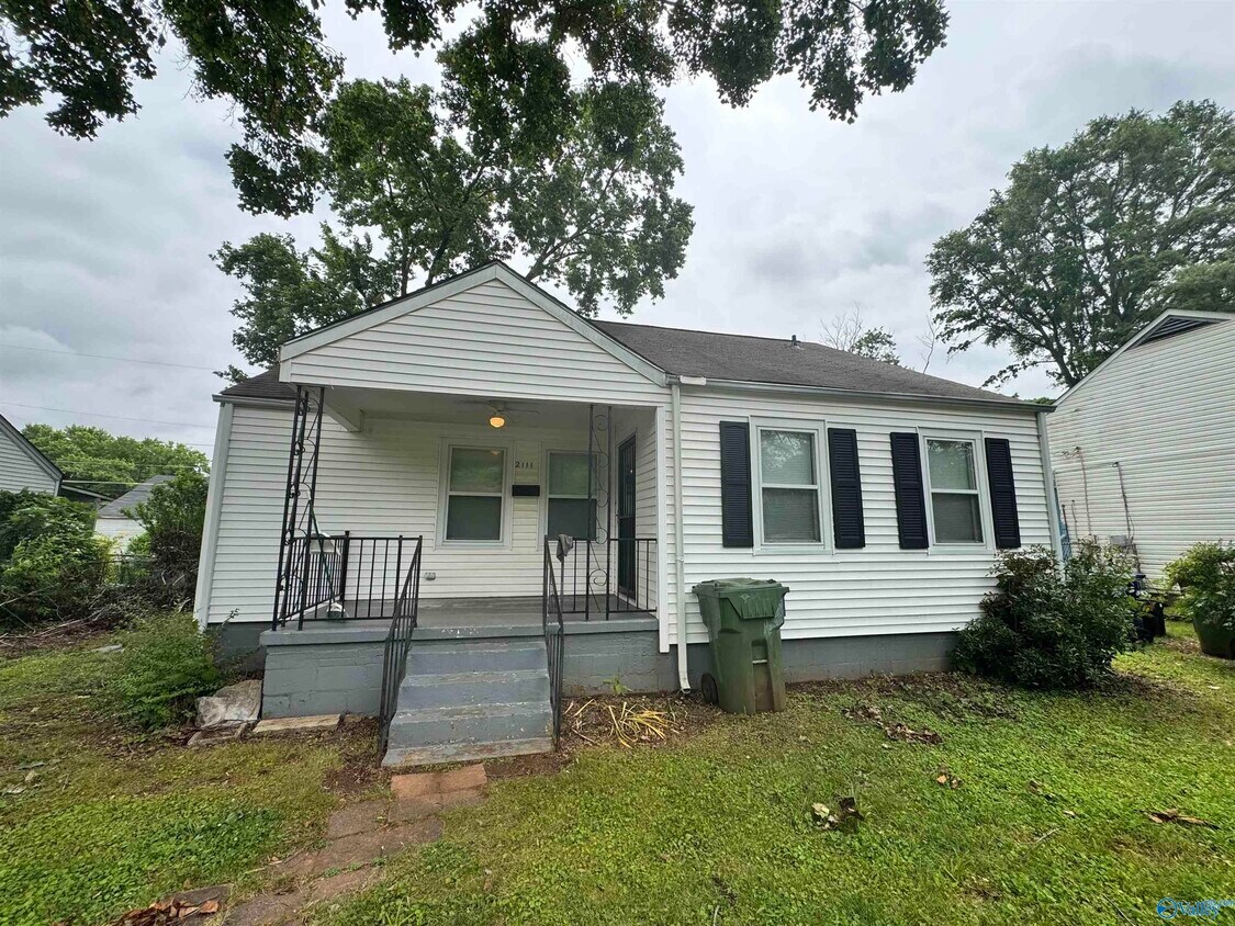Foto principal - 2111 Sycamore St SW