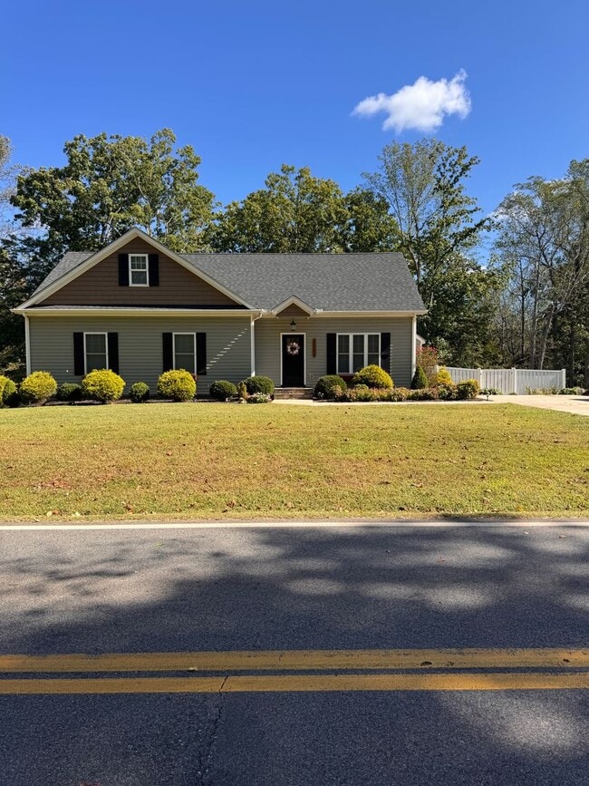 3 Bedroom || 2 Bathroom Home in Forest - 3 Bedroom || 2 Bathroom Home in Forest