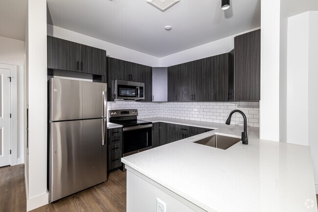 1BR, 1BA - The Willard - 875SF - Kitchen - The Pike Apartments