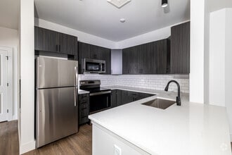 1BR, 1BA - The Willard - 875SF - Kitchen - The Pike Apartments