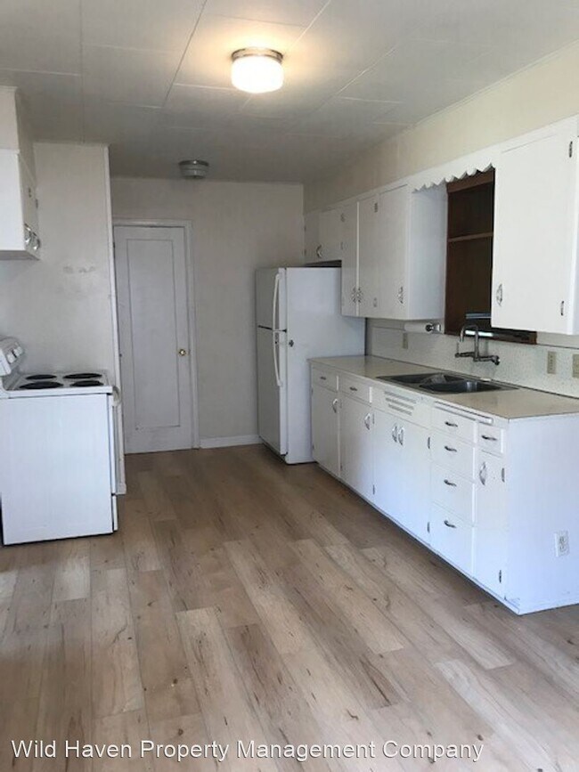 Building Photo - 3 br, 1 bath House - 140 SW Daniels St