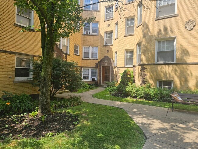 Foto del edificio - 4406 N Rockwell St