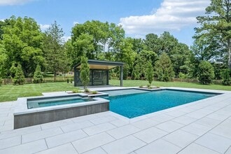 Building Photo - 5940 Robert E Lee Dr