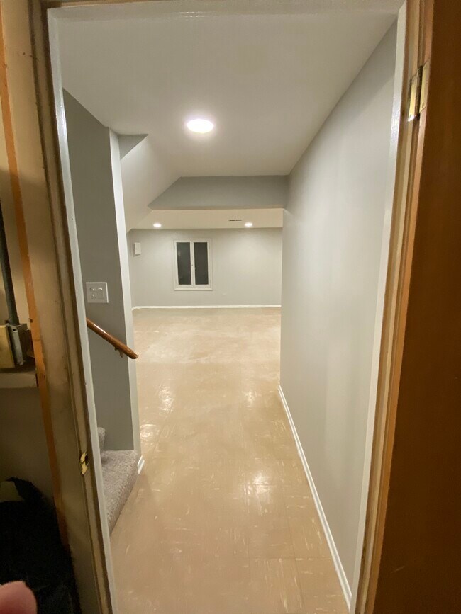 Building Photo - 8440 Linder Ct