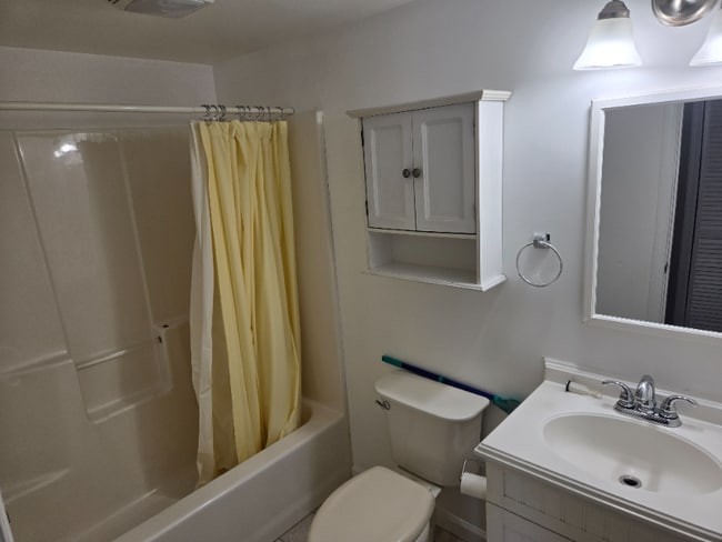 Building Photo - 40 N Main St