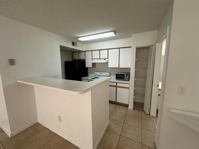 Building Photo - 2210 Grand Cayman Ct