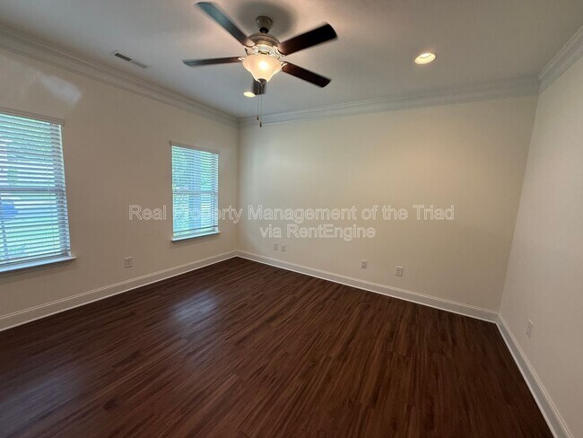 Foto del edificio - 5741 Marblehead Dr