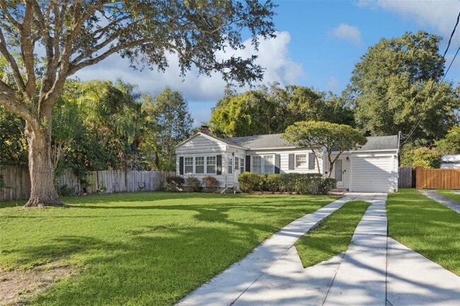 Foto del edificio - 1815 E Central Blvd