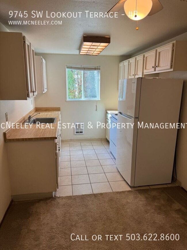 Building Photo - 9745 SW Lookout Terrace